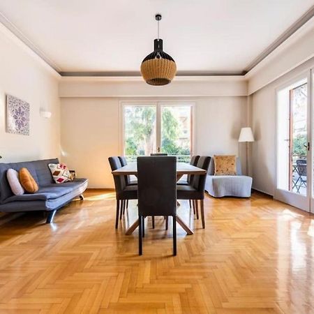 Spacious Renovated Flat In The Athens Riviera Екстериор снимка