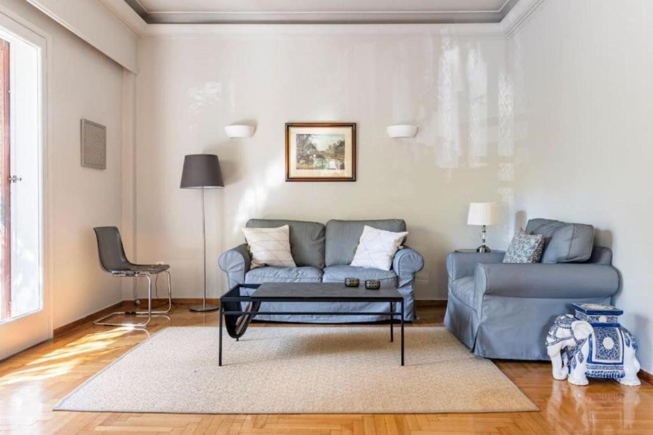 Spacious Renovated Flat In The Athens Riviera Екстериор снимка