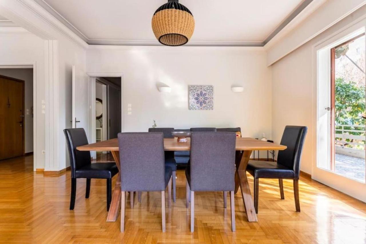 Spacious Renovated Flat In The Athens Riviera Екстериор снимка