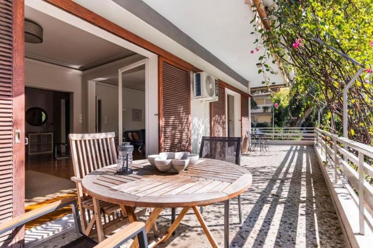 Spacious Renovated Flat In The Athens Riviera Екстериор снимка