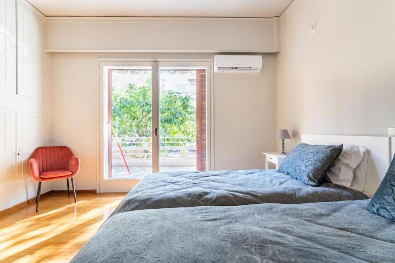 Spacious Renovated Flat In The Athens Riviera Екстериор снимка