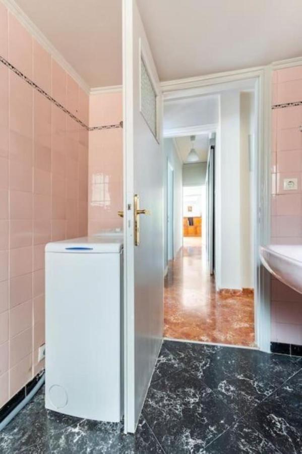 Spacious Renovated Flat In The Athens Riviera Екстериор снимка